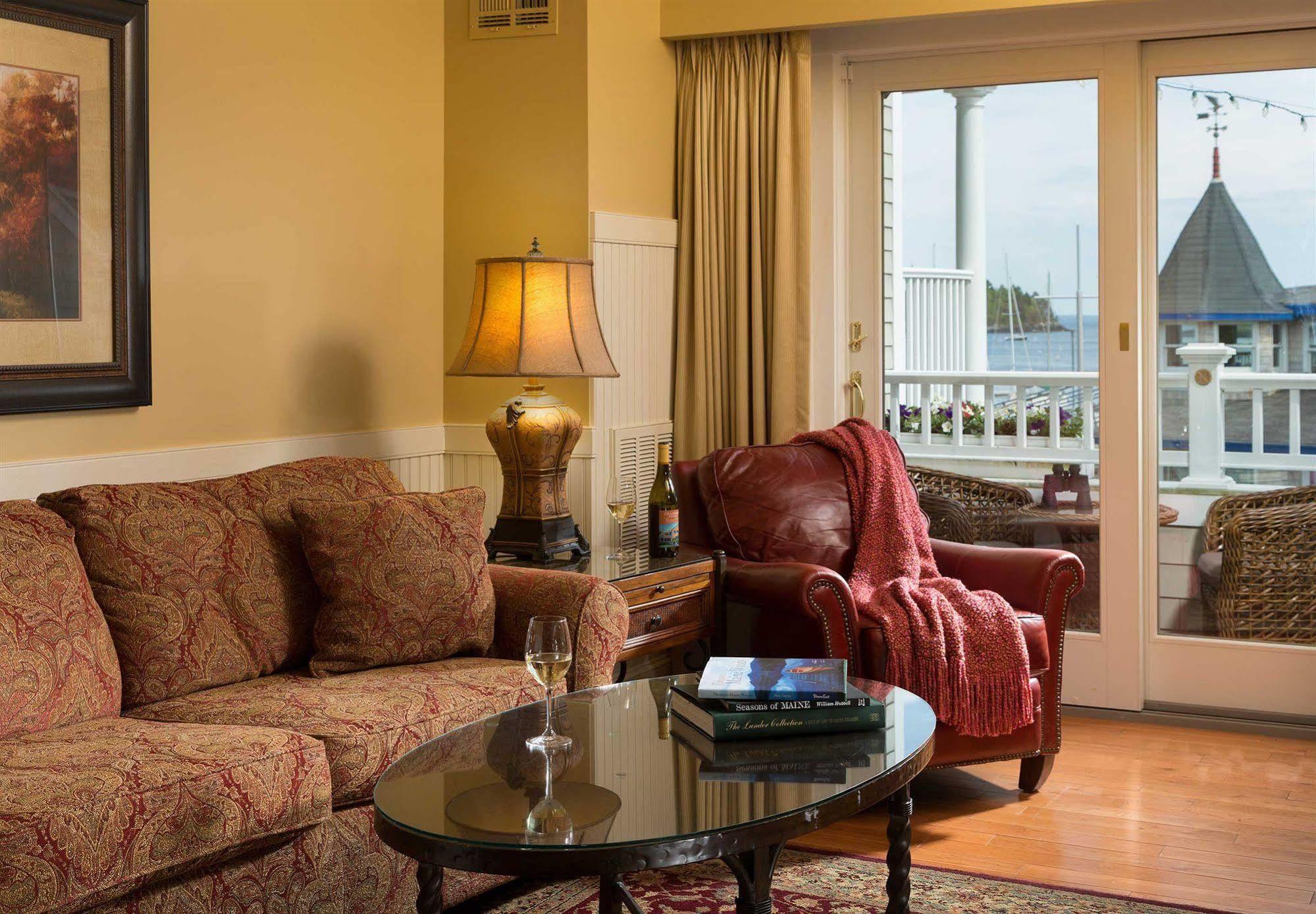 Grand Harbor Inn Камдън Екстериор снимка