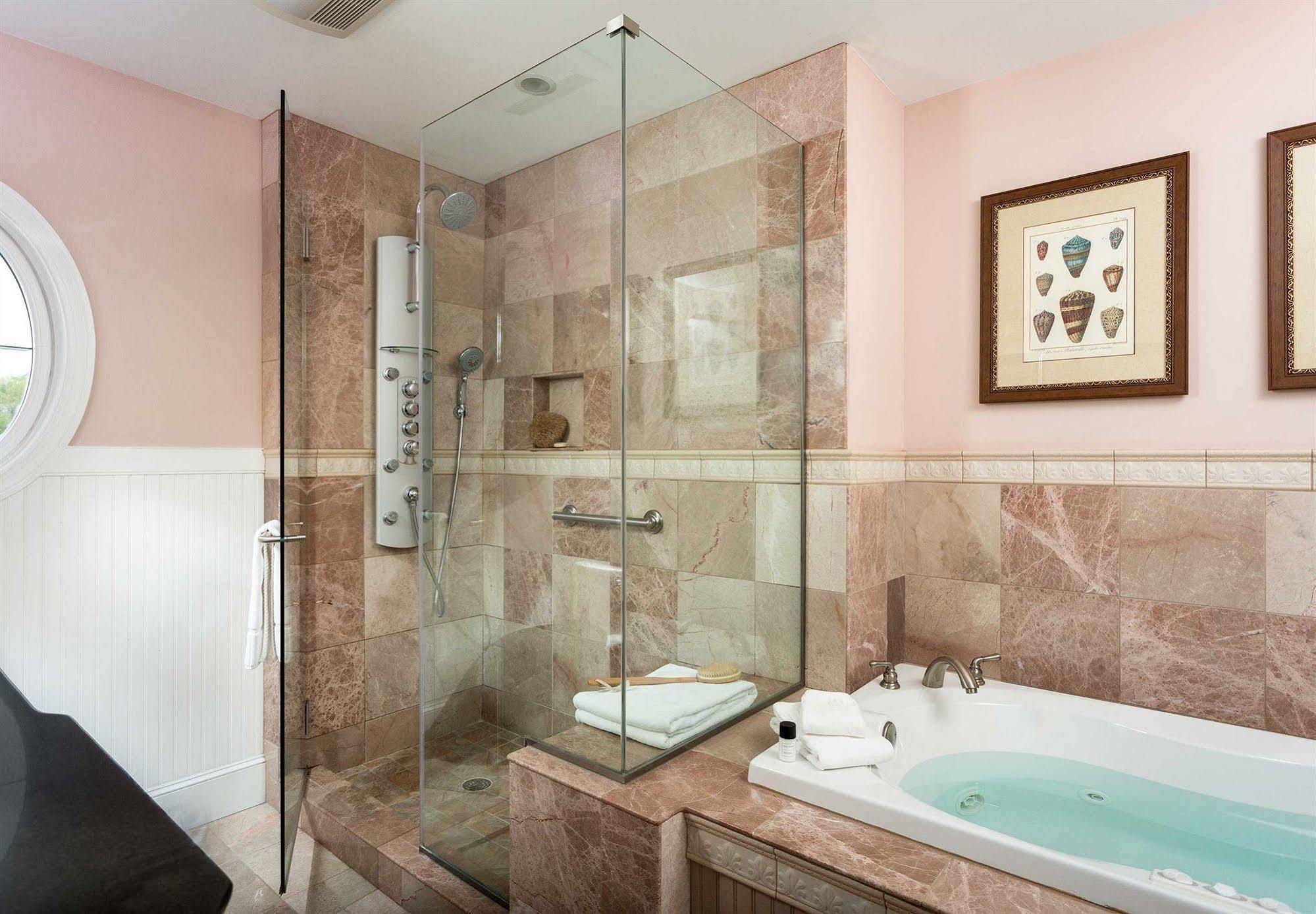Grand Harbor Inn Камдън Екстериор снимка