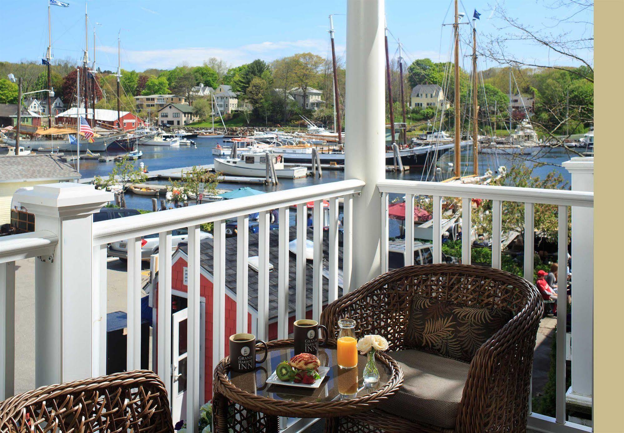 Grand Harbor Inn Камдън Екстериор снимка