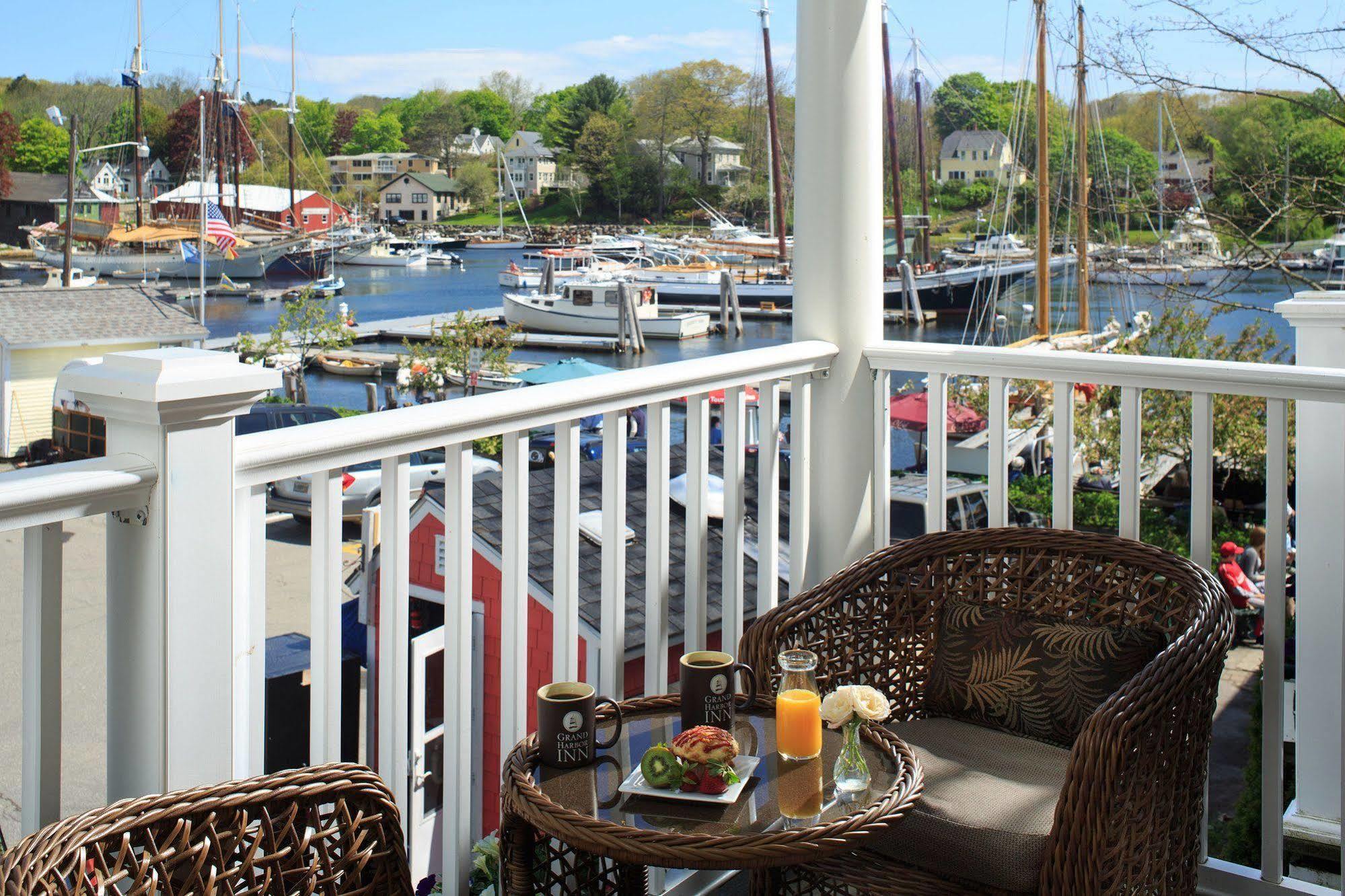 Grand Harbor Inn Камдън Екстериор снимка